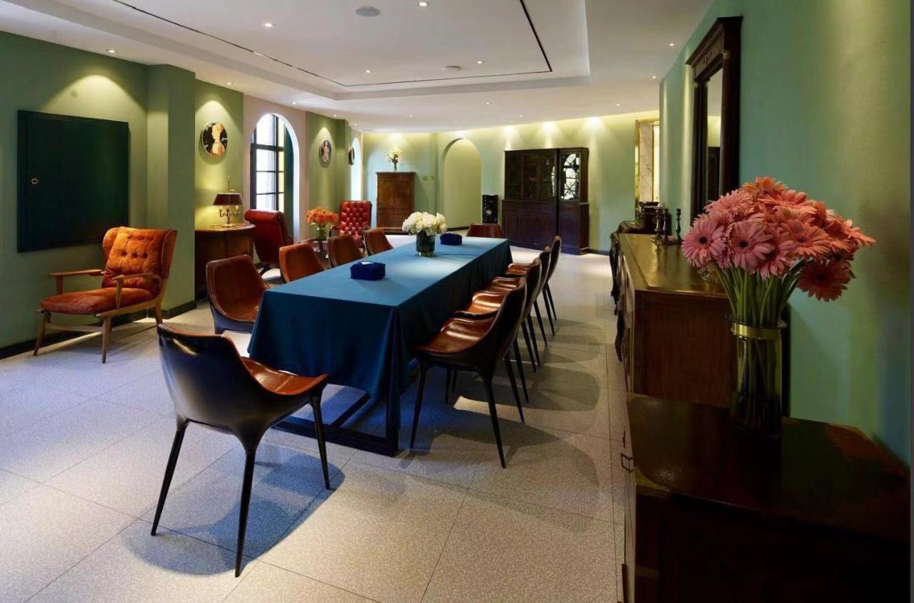 Moon And Chalice Boutique Hotel Кунмин Екстериор снимка