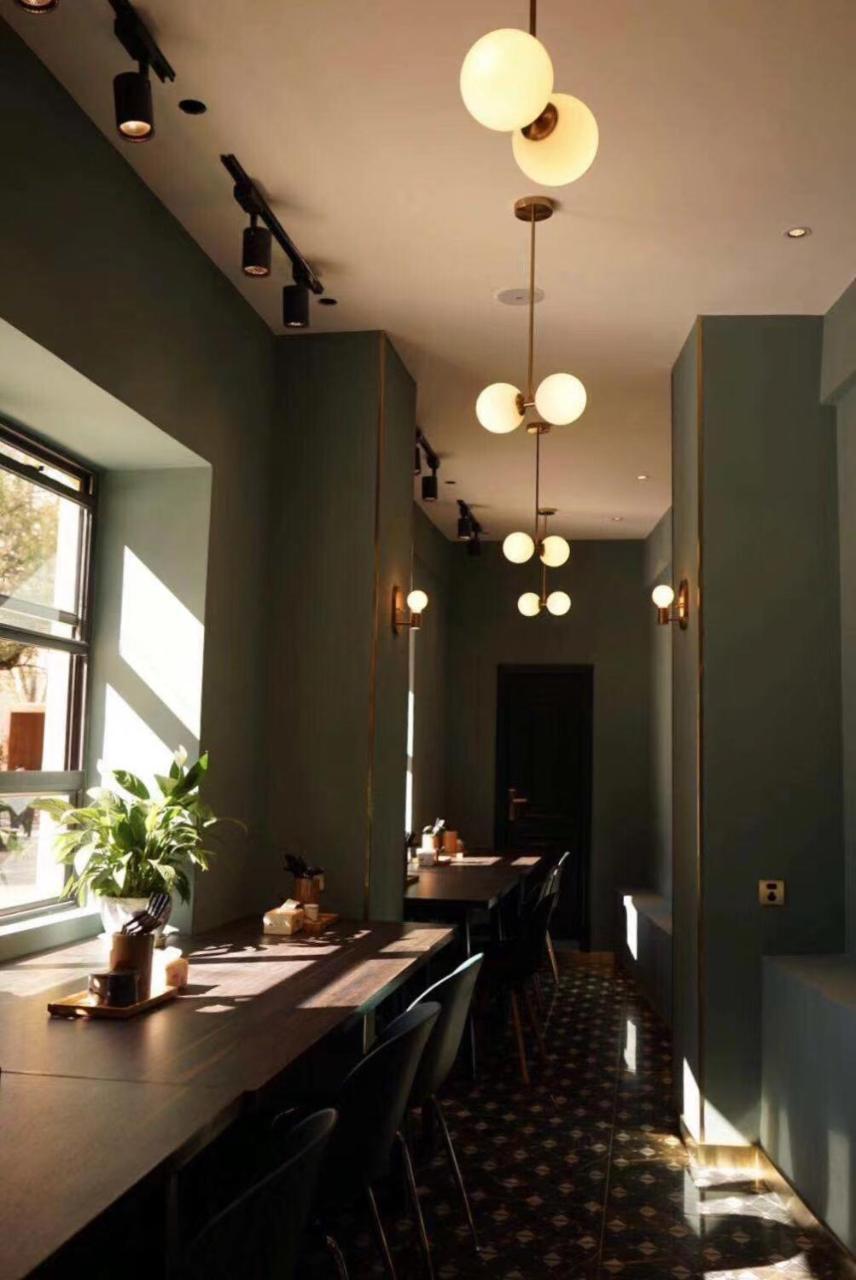 Moon And Chalice Boutique Hotel Кунмин Екстериор снимка