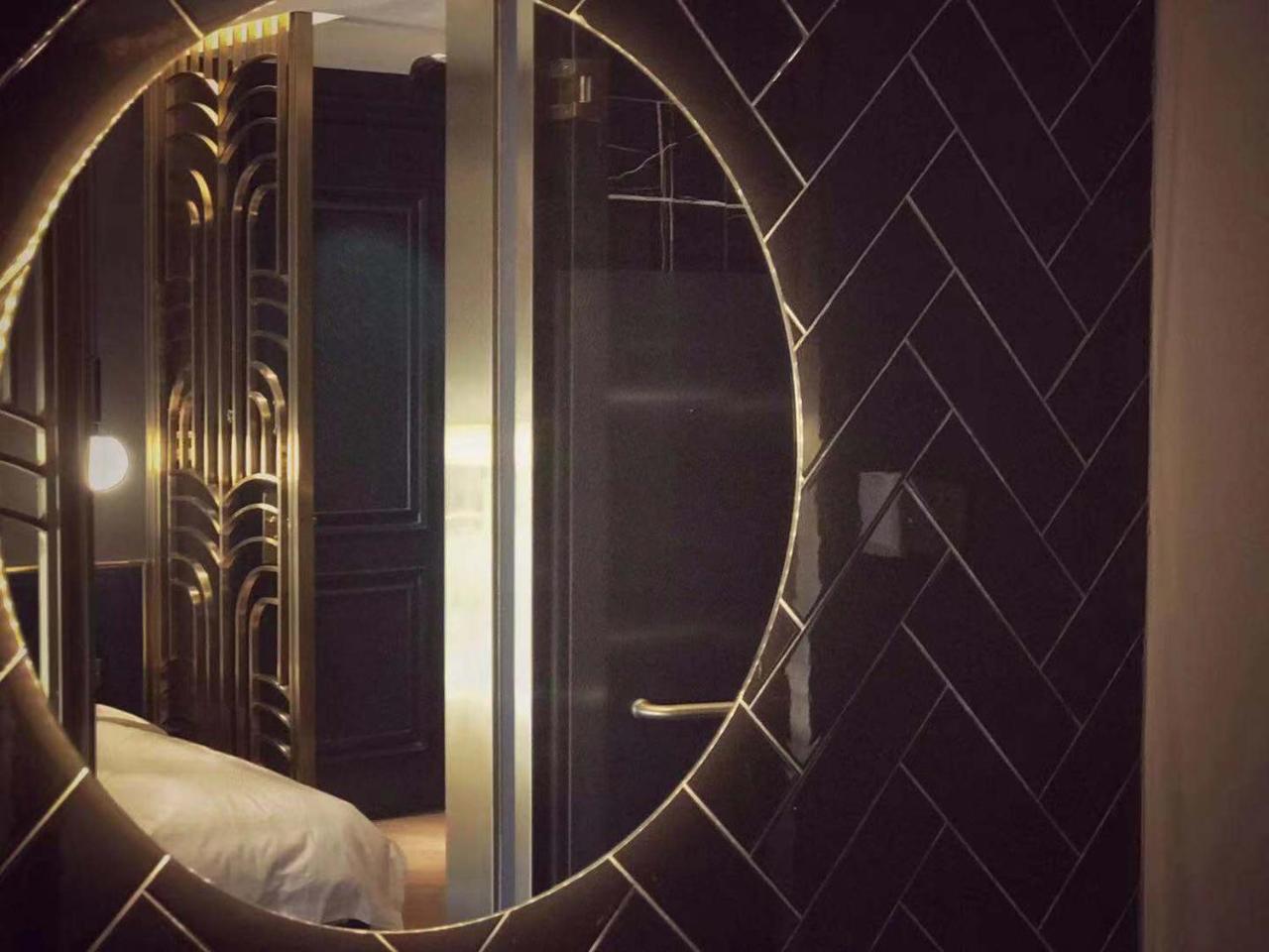Moon And Chalice Boutique Hotel Кунмин Екстериор снимка