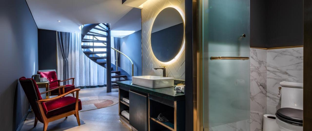 Moon And Chalice Boutique Hotel Кунмин Екстериор снимка