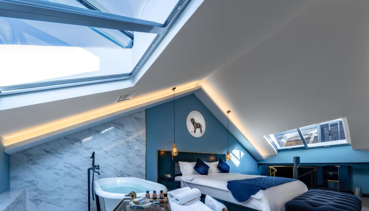 Moon And Chalice Boutique Hotel Кунмин Екстериор снимка
