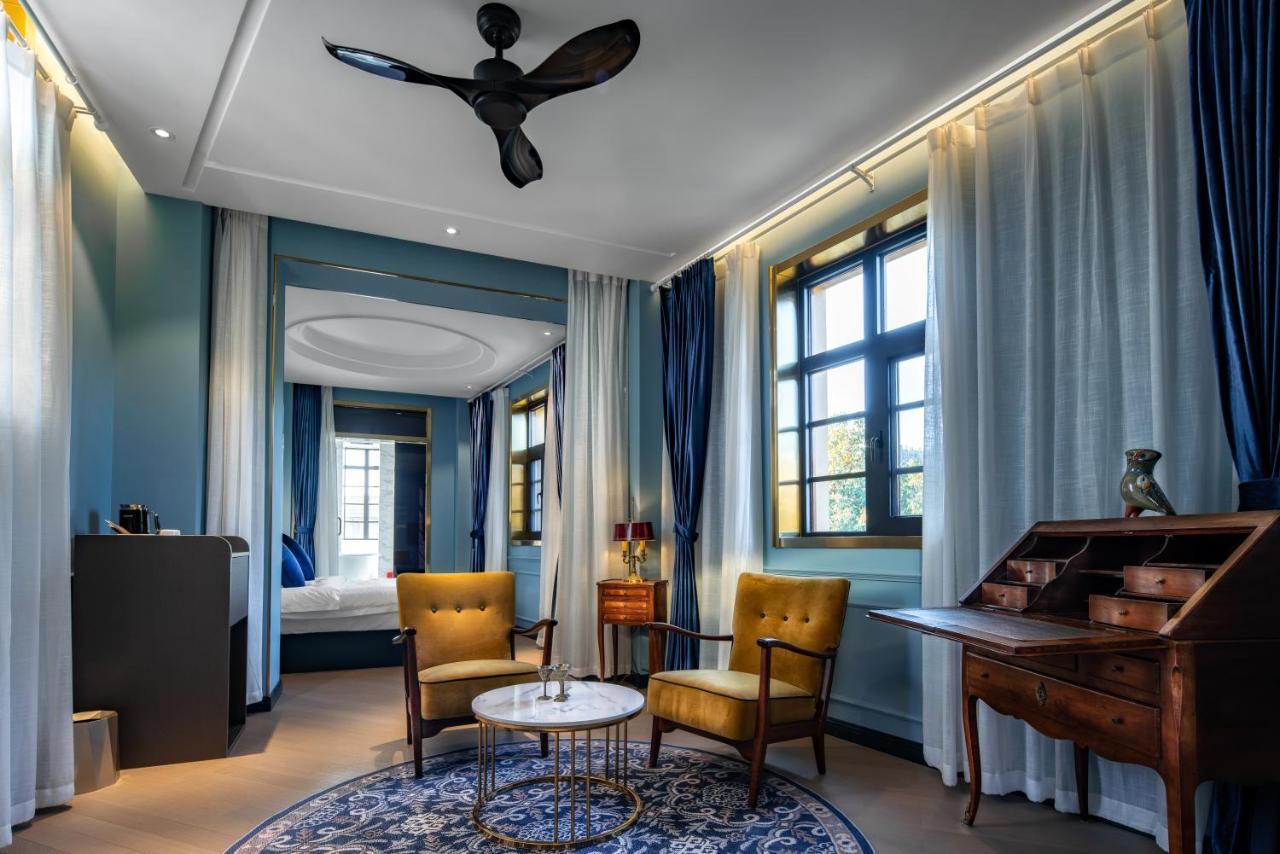 Moon And Chalice Boutique Hotel Кунмин Екстериор снимка