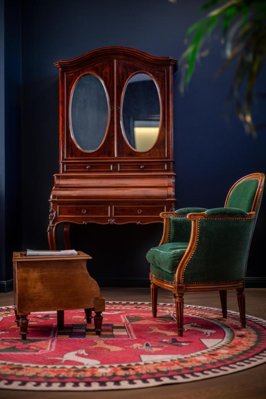 Moon And Chalice Boutique Hotel Кунмин Екстериор снимка